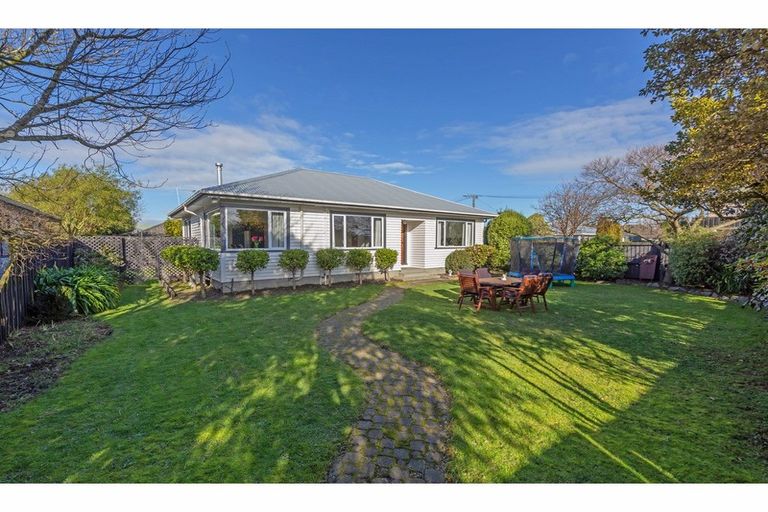 Photo of property in 94 Racecourse Road, Sockburn, Christchurch, 8042