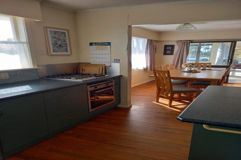 Photo of property in 446 Carrington Street, Upper Vogeltown, New Plymouth, 4310