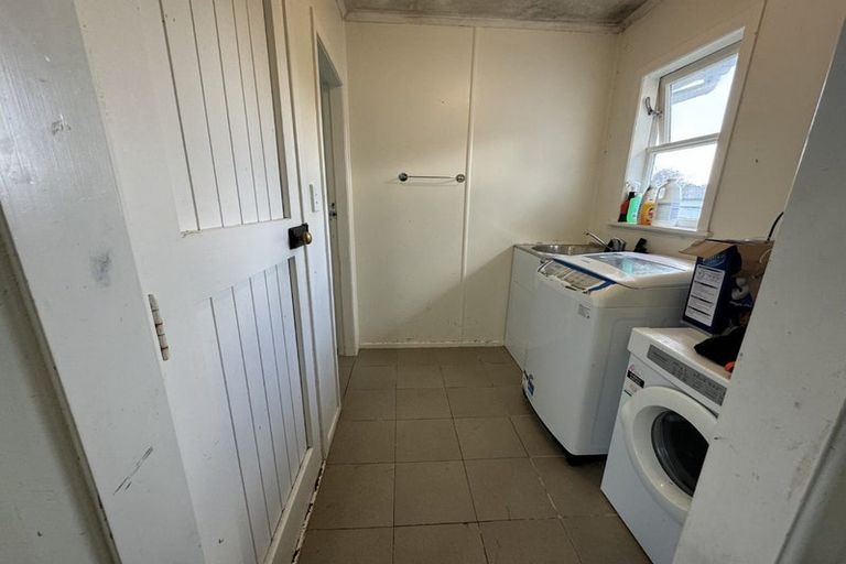 Photo of property in 54 Muir Avenue, Mangere Bridge, Auckland, 2022