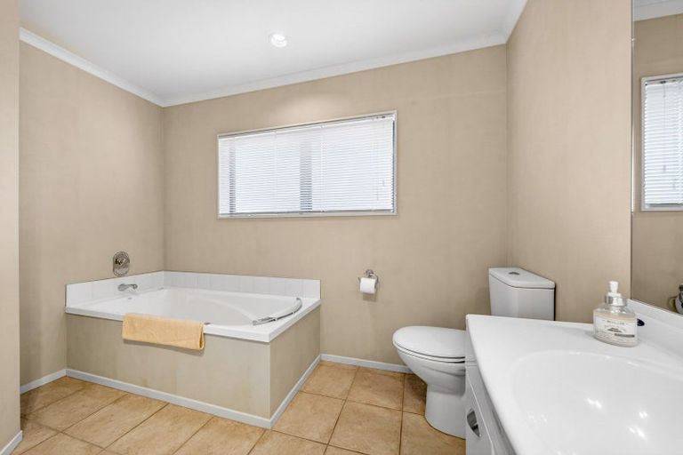 Photo of property in 30 Cody Crescent, Lansdowne, Masterton, 5810