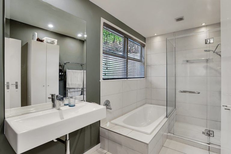 Photo of property in 16 Joan Street, Point Chevalier, Auckland, 1022