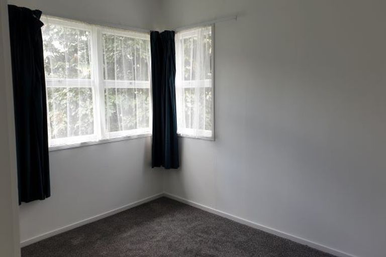 Photo of property in 2/197 Forrest Hill Road, Forrest Hill, Auckland, 0620