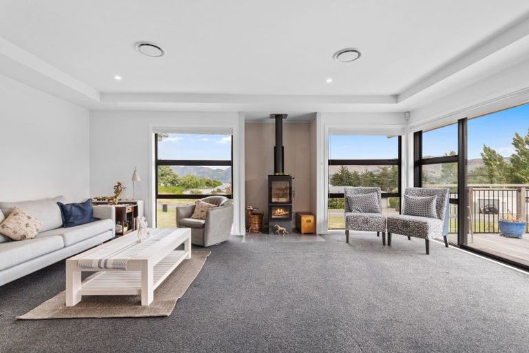 Photo of property in 2 Taimana Lane, Diamond Harbour,  8971