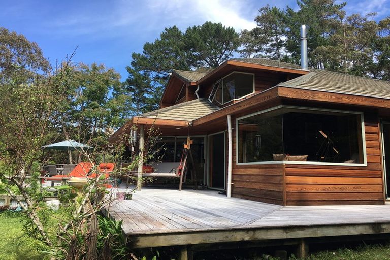 Photo of property in 70 Scott Road, Stanmore Bay, Whangaparaoa, 0932