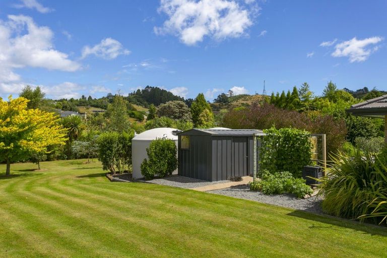 Photo of property in 18 Loch Views Road, Acacia Bay, Taupo, 3385