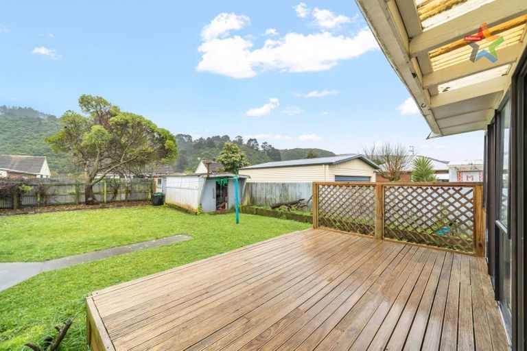 Photo of property in 33 Compton Crescent, Taita, Lower Hutt, 5011