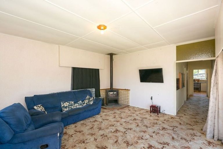 Photo of property in 464 South Road, Omata, New Plymouth, 4374