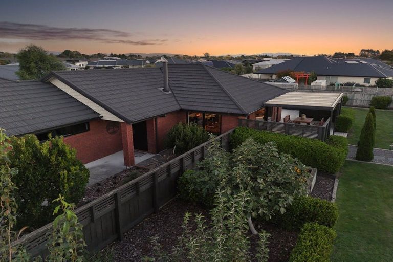 Photo of property in 7 Routhan Way, Carterton, 5713