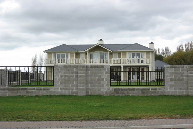 Photo of property in 19 Taunton Green, Papanui, Christchurch, 8052