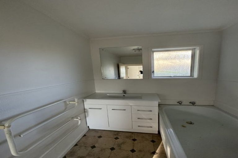 Photo of property in 3/16 Marriott Road, Pakuranga, Auckland, 2010