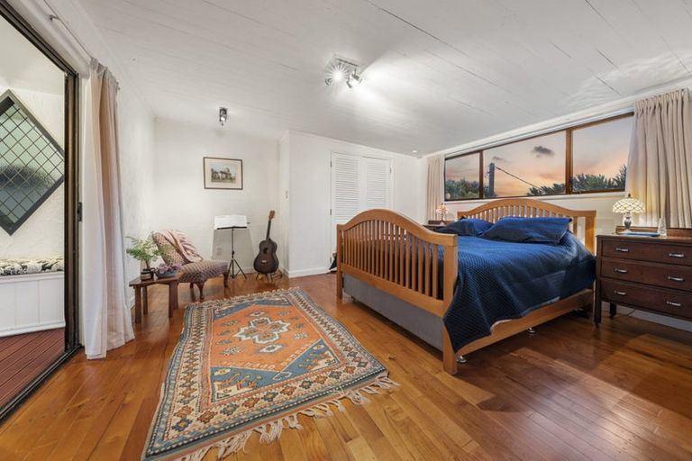 Photo of property in 20 Arapito Road, Titirangi, Auckland, 0604