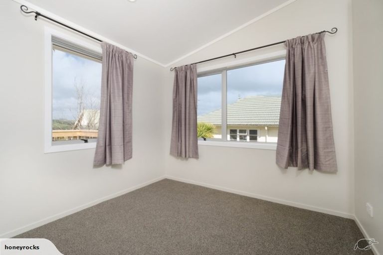 Photo of property in 10 Rautawhiri Road, Helensville, 0800