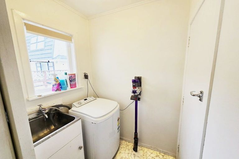 Photo of property in 18 Lowry Crescent, Stokes Valley, Lower Hutt, 5019
