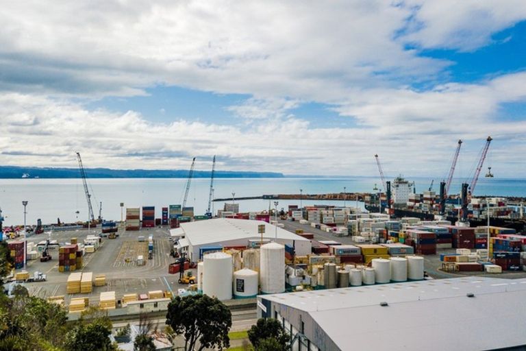 Photo of property in 5 Karaka Road, Bluff Hill, Napier, 4110