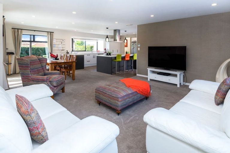 Photo of property in 24 Lexington Drive, Botany Downs, Auckland, 2010