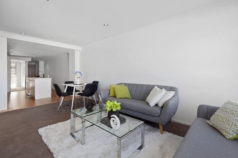 Photo of property in Algarve Apartments, 213/332 Maunganui Road, Mount Maunganui, 3116
