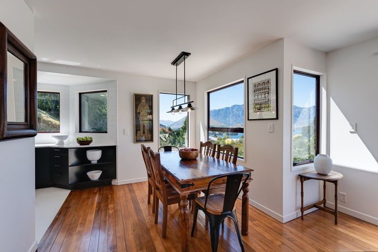 Photo of property in 12 Greenstone Place, Fernhill, Queenstown, 9300