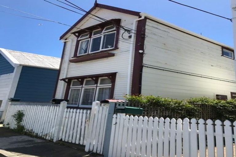 Photo of property in 4 Tutchen Avenue, Mount Victoria, Wellington, 6011