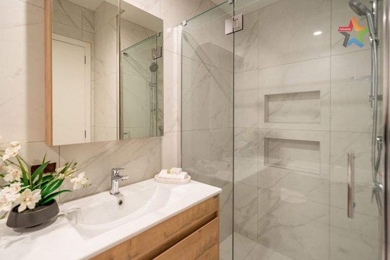 Photo of property in 9 Bayly Road, Moturoa, New Plymouth, 4310