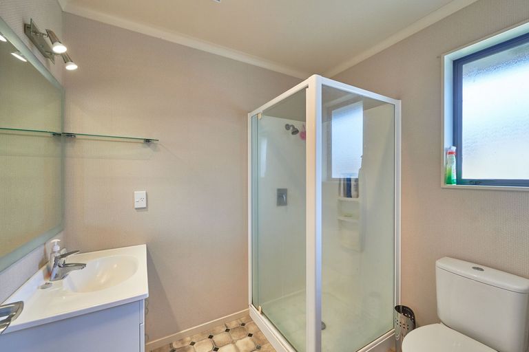 Photo of property in 4 Cleveland Heights, Kelvin Grove, Palmerston North, 4414