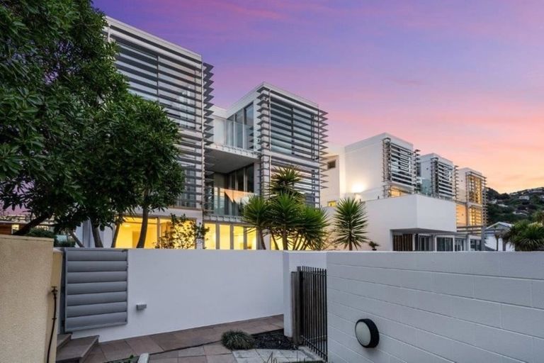 Photo of property in 2/22 Esplanade, Sumner, Christchurch, 8081