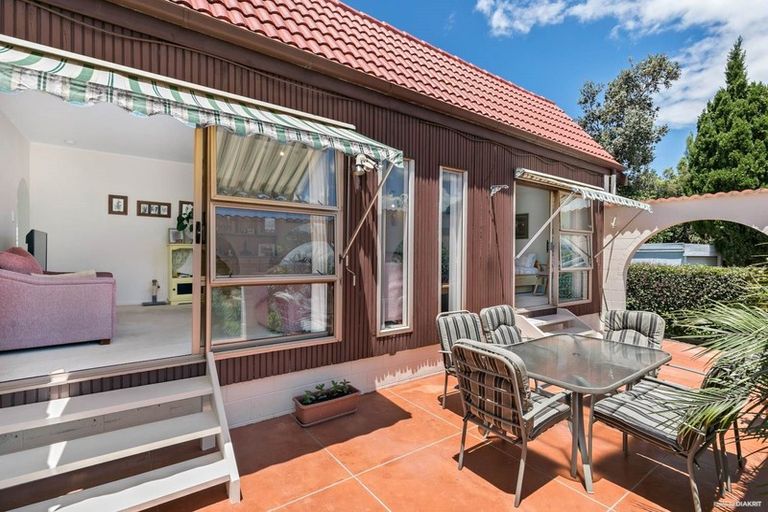 Photo of property in 1/89 Moore Street, Hillcrest, Auckland, 0627