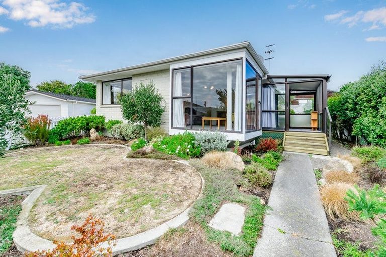 Photo of property in 2 Malfroy Lane, Raumati Beach, Paraparaumu, 5032