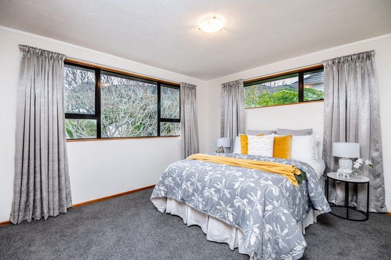 Photo of property in 16 Romney Square, Tawa, Wellington, 5028