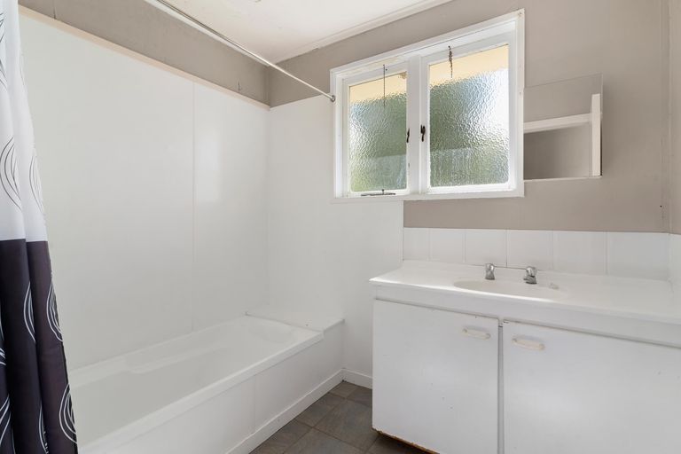 Photo of property in 93 Clayton Road, Mangakakahi, Rotorua, 3015