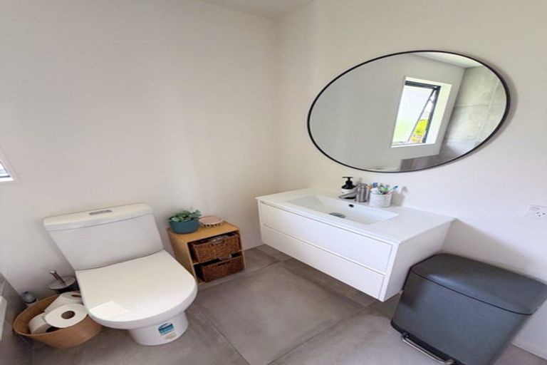 Photo of property in 33 Shearwater Street, One Tree Point, 0118