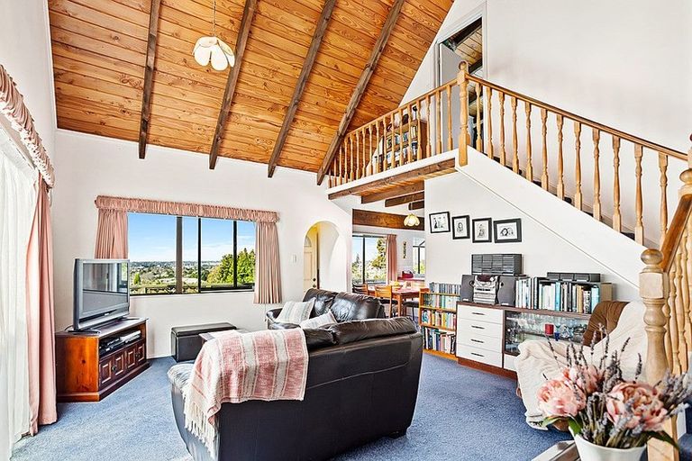 Photo of property in 2/10b Eastglen Road, Glen Eden, Auckland, 0602