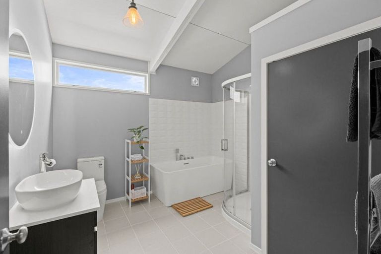 Photo of property in 22 Pickwick Road, Otamatea, Wanganui, 4571