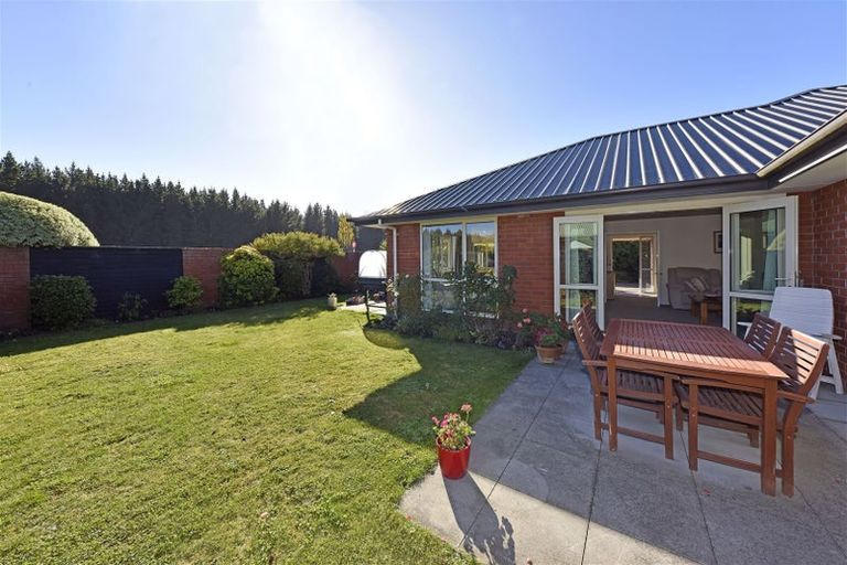 Photo of property in 114 Rothesay Road, Parklands, Christchurch, 8083