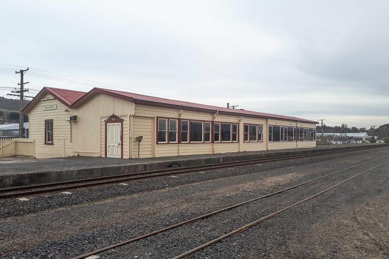 Photo of property in 22 Gladstone Road North, Mosgiel, 9024