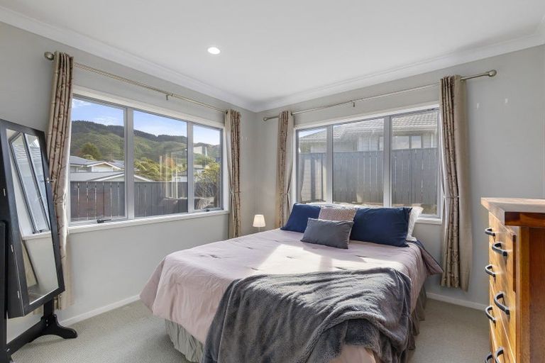 Photo of property in 20 Ronald Scott Grove, Riverstone Terraces, Upper Hutt, 5018