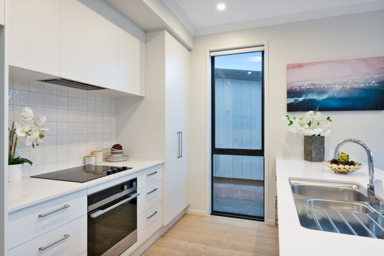 Photo of property in 27 Morus Road, Massey, Auckland, 0614