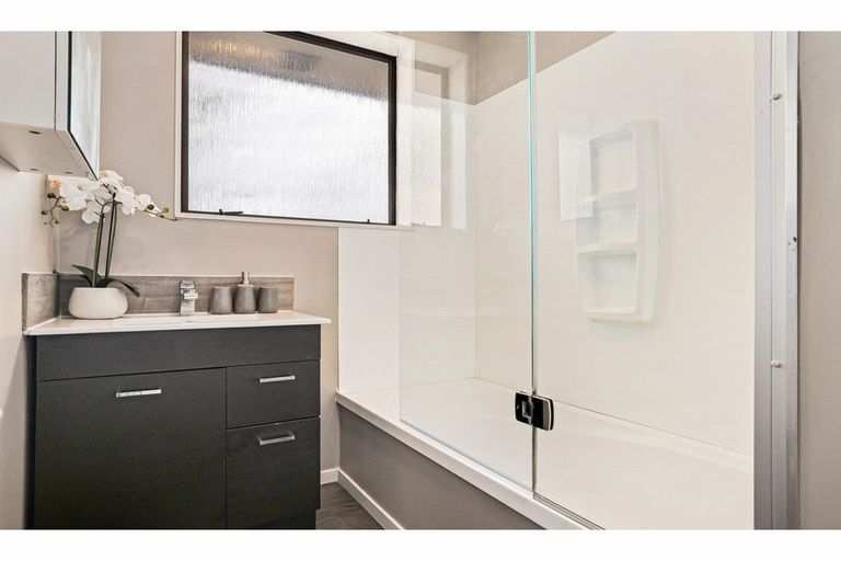 Photo of property in 2/100 Purchas Street, Edgeware, Christchurch, 8013