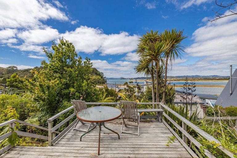 Photo of property in 35 Te Maika Road, Ngunguru, Whangarei, 0173