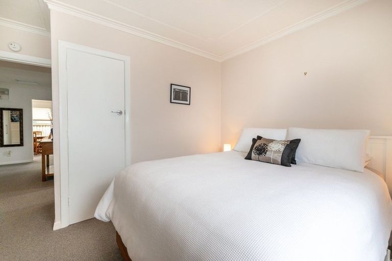 Photo of property in 141 Macandrew Road, South Dunedin, Dunedin, 9012