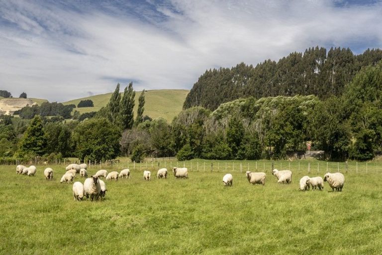 Photo of property in 1182 Opaki Kaiparoro Road, Mauriceville, Masterton, 5882