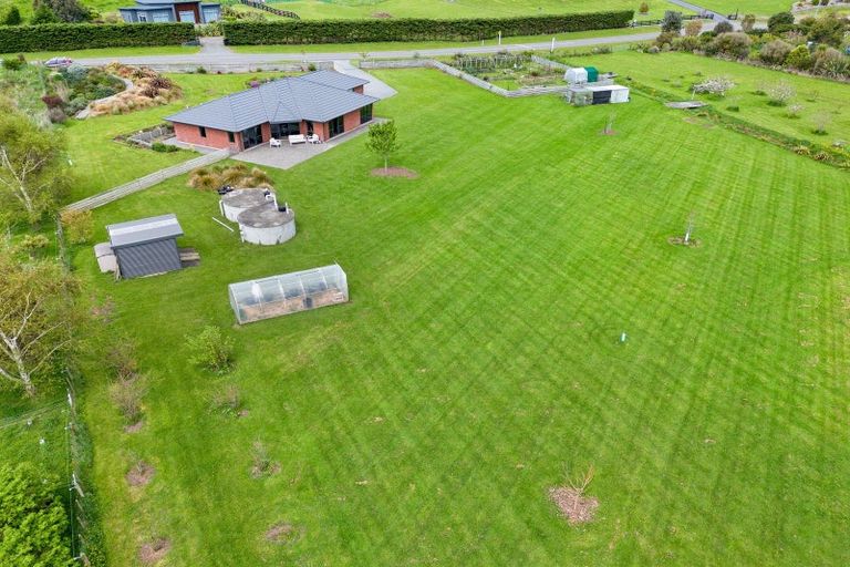 Photo of property in 40 Kristin Place, Manakau, Levin, 5573