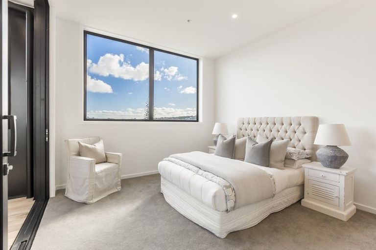 Photo of property in 7/14 Tamariki Avenue, Orewa, 0931