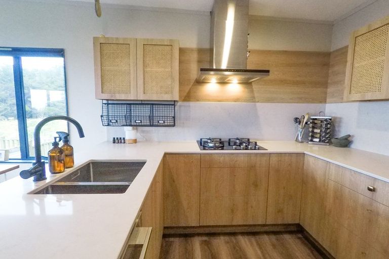 Photo of property in 333 Motutara Road, Muriwai, Waimauku, 0881