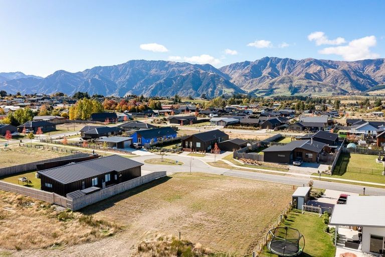 Photo of property in 14 Isthmus Place, Lake Hawea, 9382