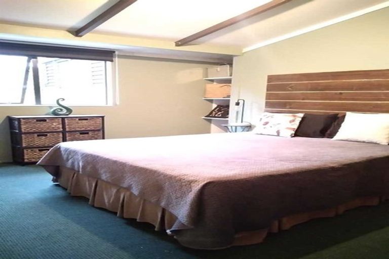 Photo of property in 252 Sturges Road, Henderson, Auckland, 0612