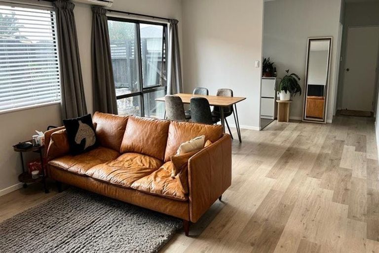 Photo of property in 10a Marewa Street, Te Atatu South, Auckland, 0610