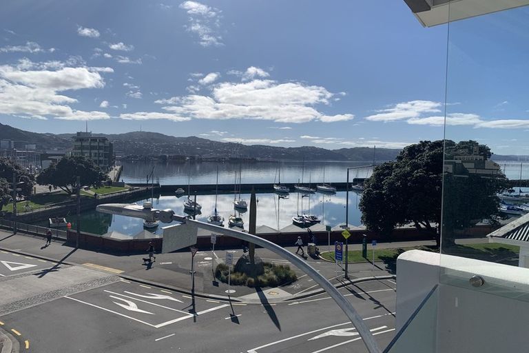 Photo of property in Aqua, 7/74 Oriental Parade, Oriental Bay, Wellington, 6011