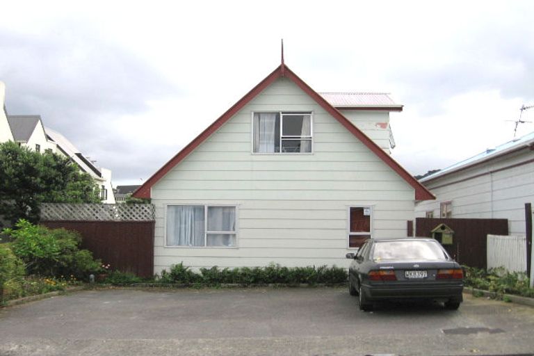 Photo of property in 2/12 Cardall Street, Newtown, Wellington, 6021