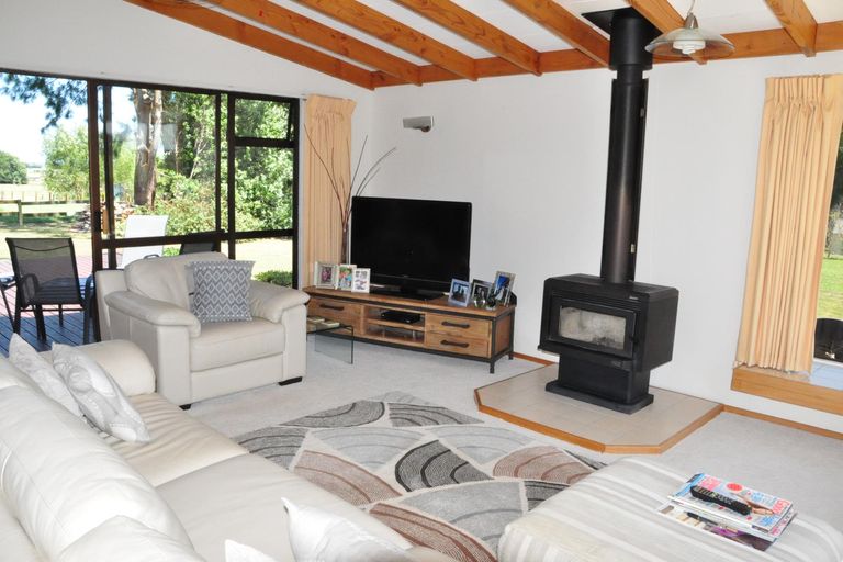 Photo of property in 99 Akers Road, Linton, Palmerston North, 4472