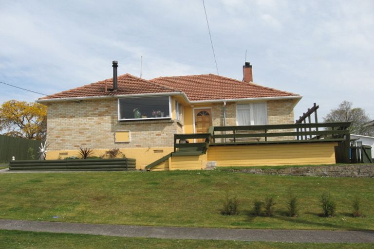 Photo of property in 4 Knight Place, Pomare, Rotorua, 3015